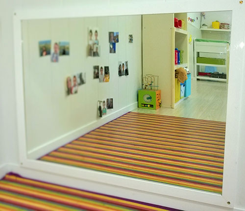 CON UN GRAN ESPEJO PARA VERNOS