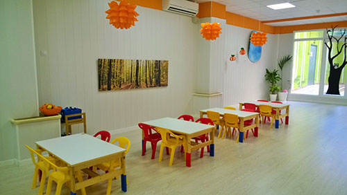 TENEMOS UN AMPLIO COMEDOR